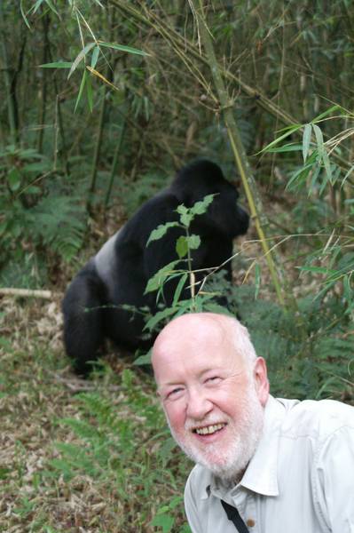 Rolf Brunner beim Gorillabesuch