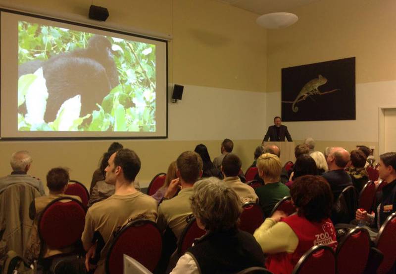 Zoodirektor Udo Nagel begrüßt die Teilnehmer unseres Treffens im Vortragsraum des Darwineums. (© Ravid Aloni)